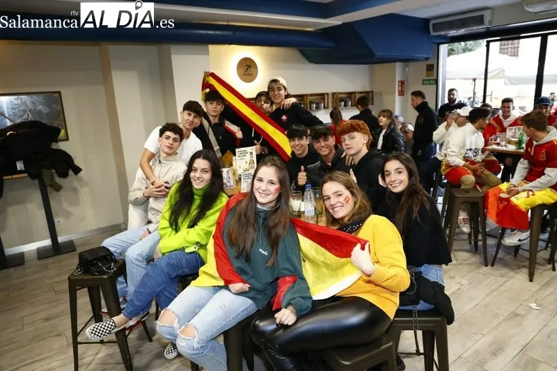 Galería de imágenes de los salmantinos viendo el Marruecos - España del Mundial / Fotos: David Sañudo