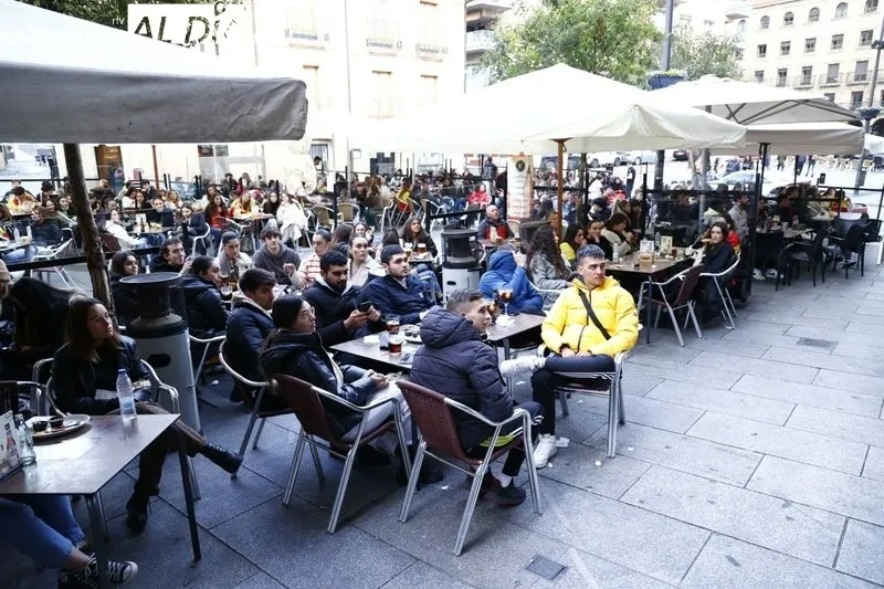 Galería de imágenes de los salmantinos viendo el Marruecos - España del Mundial / Fotos: David Sañudo