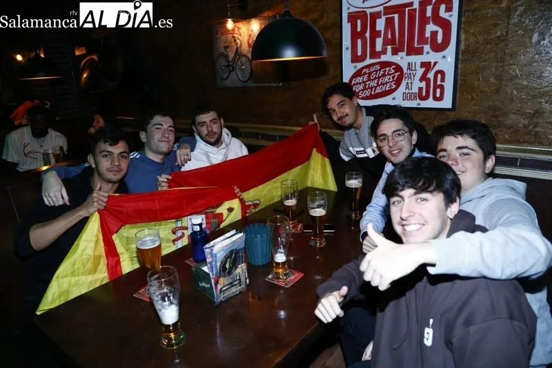 Galería de imágenes de los salmantinos viendo el Marruecos - España del Mundial / Fotos: David Sañudo