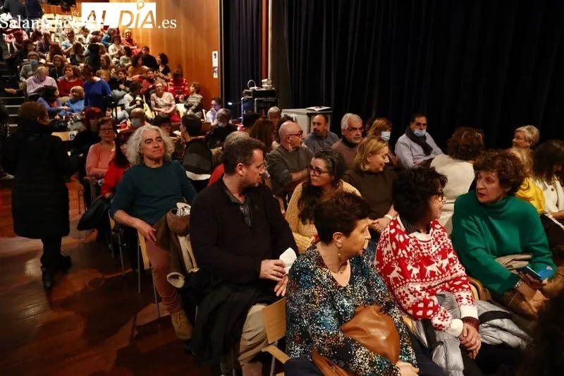 La gala de cabaret ha clausurado este martes el Encuentro de Payasas en Salamanca. Fotos: David Dañudo