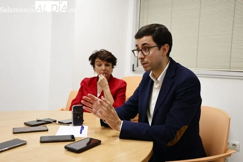 Debate de los candidatos a las primarias del PSOE para aspirar a la Alcaldía de Salamanca, Soledad Murillo y José Luis Mateos. Fotos: David Sañudo