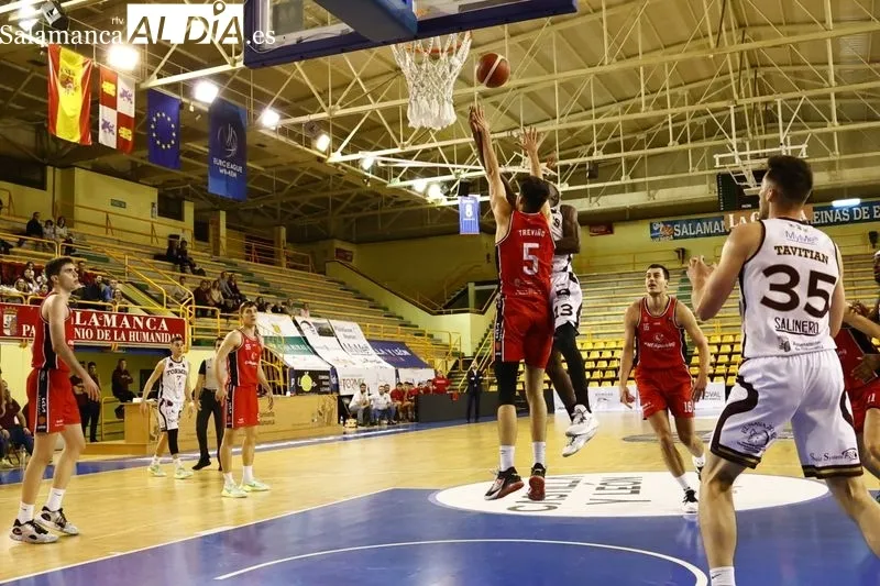 Galería de imágenes del CB Tormes - Basket Navarra / Fotos: David Sañudo