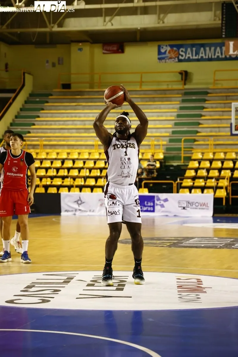 Galería de imágenes del CB Tormes - Basket Navarra / Fotos: David Sañudo