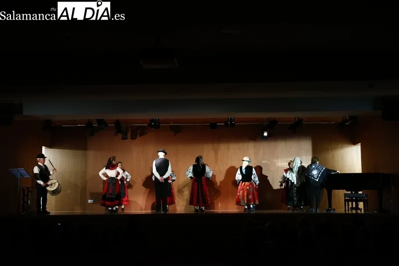 Bailes y Villancicos en el Centro Integral Trujillo