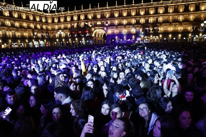 Foto 14 - Explosi&oacute;n de j&uacute;bilo en la Plaza Mayor