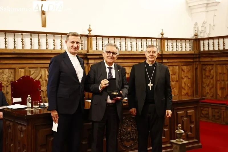 Acto de proclamación de la obra ganadora de la XLII edición del Premio Mundial Fernando Rielo de Poesía Mística celebrado en el Aula Magna de la UPSA. Fotos: David Sañudo