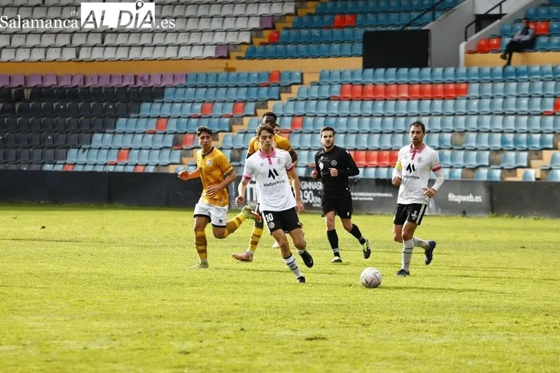 Galería de imágenes del derbi de Regional / Fotos: David Sañudo