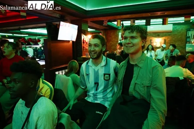 Galería de imágenes de gente viendo la final del Mundial / Fotos: David Sañudo