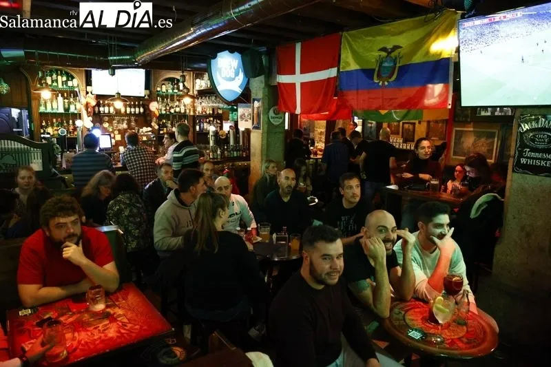 Galería de imágenes de gente viendo la final del Mundial / Fotos: David Sañudo