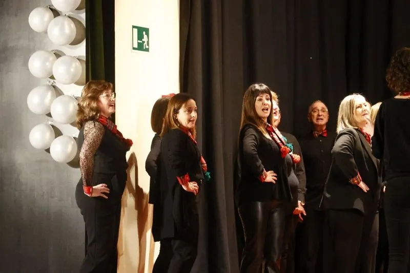 Actuación de la Coral Annuba en la iglesia vieja de Pizarrales