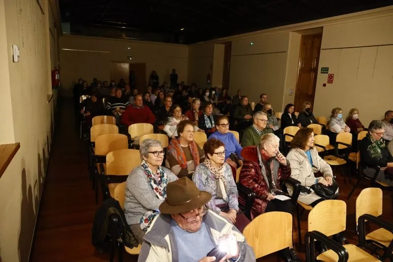 Actuación de la Coral Annuba en la iglesia vieja de Pizarrales