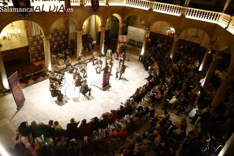 Concierto solidario a favor de Cáritas Banda del Regimiento de Especialidades de Ingenieros nº11 en el Casino. Fotos: David Sañudo