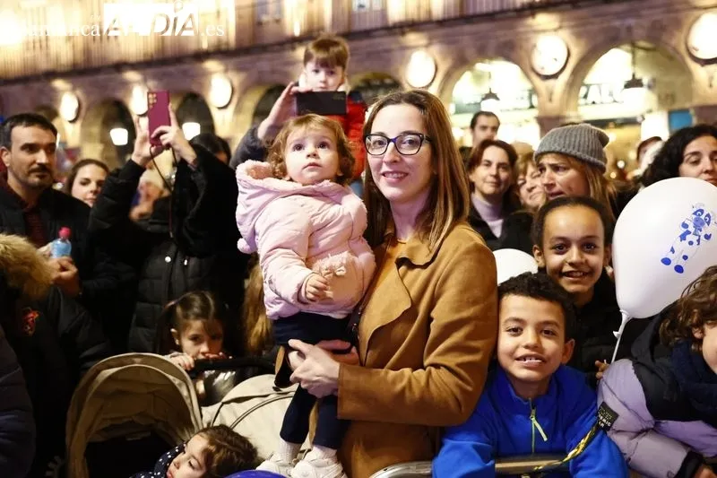 Foto 7 - Pap&aacute; Noel inunda de magia e ilusi&oacute;n las calles de Salamanca