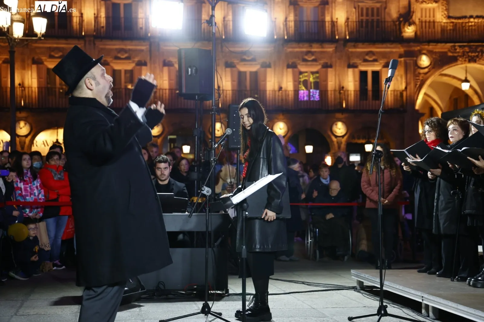 Concierto del coro Juvenil y la Coral Polifónica Ciudad de Salamanca en la Plaza Mayor. Fotos: David Sañudo