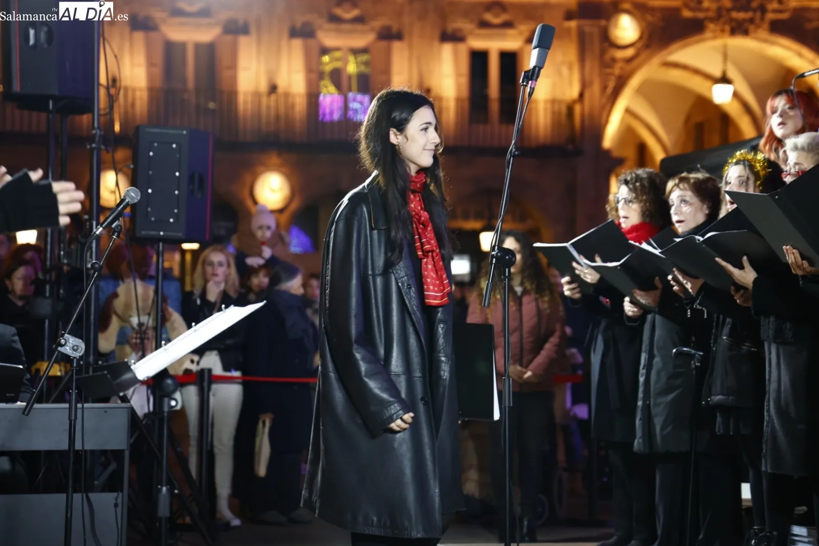 Concierto del coro Juvenil y la Coral Polifónica Ciudad de Salamanca en la Plaza Mayor. Fotos: David Sañudo