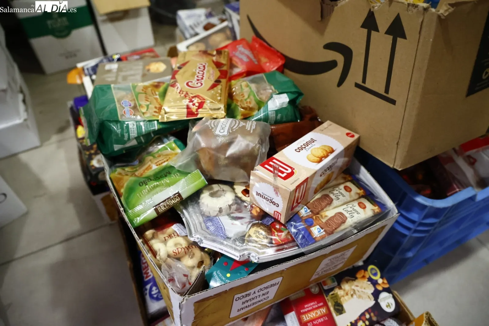 Reparto de menú navideño en el Comedor de los Pobres. Fotos David Sañudo