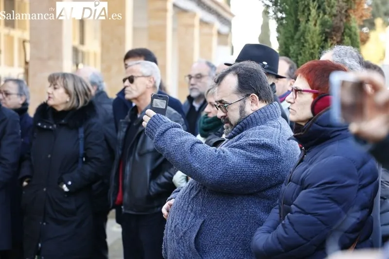 Homenaje a Unamuno de la Asociación Salamanca Memoria y Justicia en el cementerio de San Carlos Borromeo. Fotos: David Sañudo
