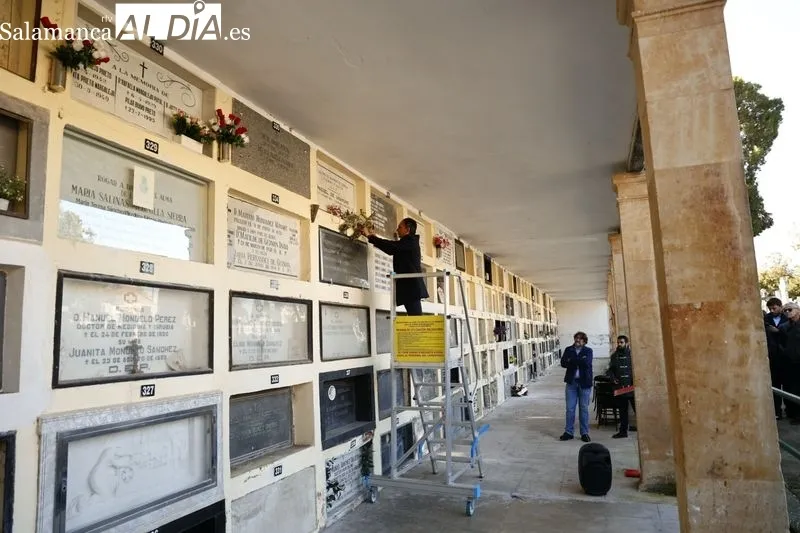  Homenaje a Unamuno de la Asociación Salamanca Memoria y Justicia en el cementerio de San Carlos Borromeo. Fotos: David Sañudo