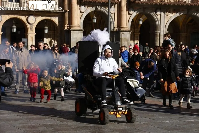 Espectáculo de ARTScreatrive en las calles del centro de Salamanca. Fotos: David Sañudo