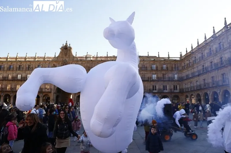 Espectáculo de ARTScreatrive en las calles del centro de Salamanca. Fotos: David Sañudo
