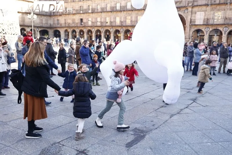Espectáculo de ARTScreatrive en las calles del centro de Salamanca. Fotos: David Sañudo