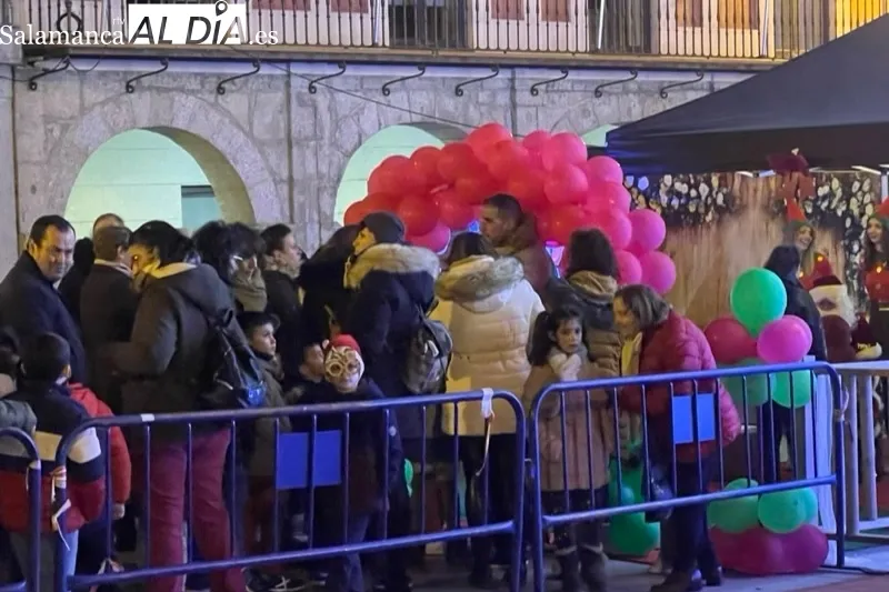 Peñaranda ofrecía una masiva bienvenida a Papa Noel