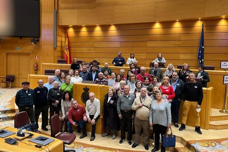 La Asociación de Mayores San Miguel visitaba este viernes el Congreso y el Senado