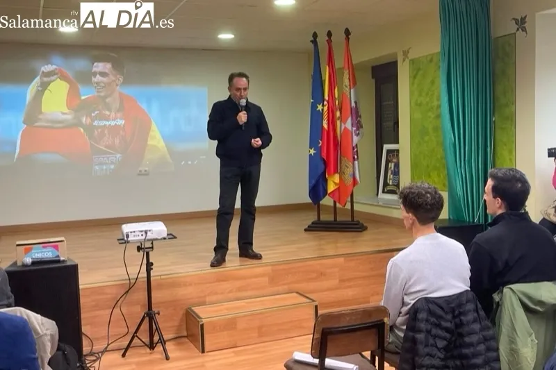 Mario Garcia Romo recibía el homenaje de su pueblo, Villar de Gallimazo