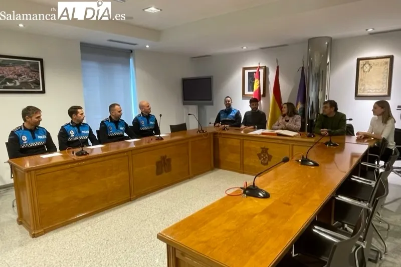 Los cuatro nuevos agentes de la Policía Local han jurado su cargo en el Ayuntamiento