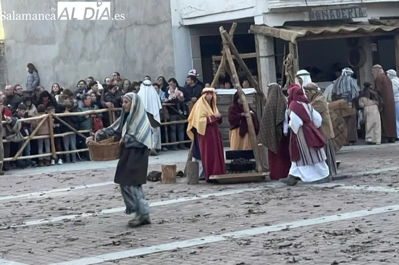 Mas de mil personas acuden al Belén Viviente de Santiago de la Puebla