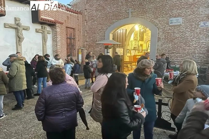La II Chocolatada solidaria de la Cofradía del Humilladero contaba con cientos de asistentes