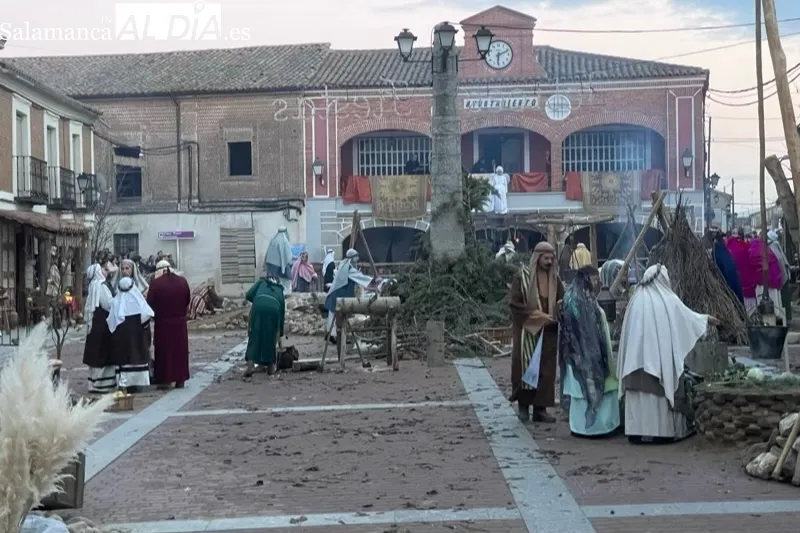 Mas de mil personas acuden al Belén Viviente de Santiago de la Puebla