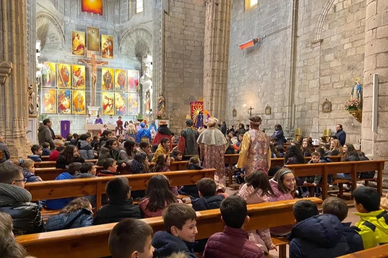 El Colegio La Encarnación celebraba su eucaristía de Navidad