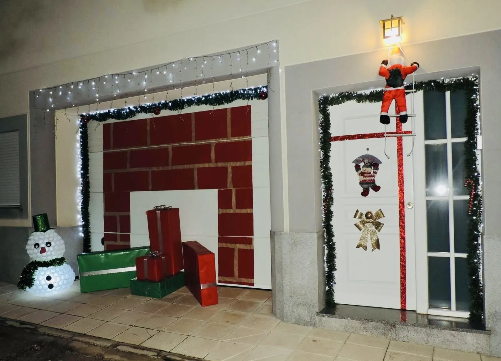 Foto 3 - Aldearrubia ilumina la Navidad sorprendiendo un a&ntilde;o mas con su concurso vecinal de fachadas decoradas