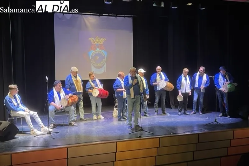 Foto 2 - Emociones, sonrisas y recuerdos para un inolvidable concierto de Navidad de la Comparsa Pe&ntilde;arandina