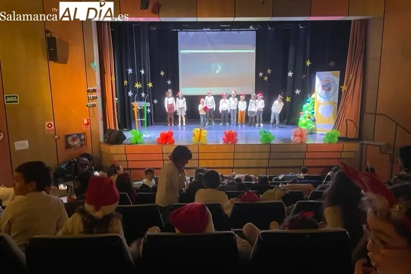 El Teatro del CDS acogía el festival navideño del Colegio Severiano Montero