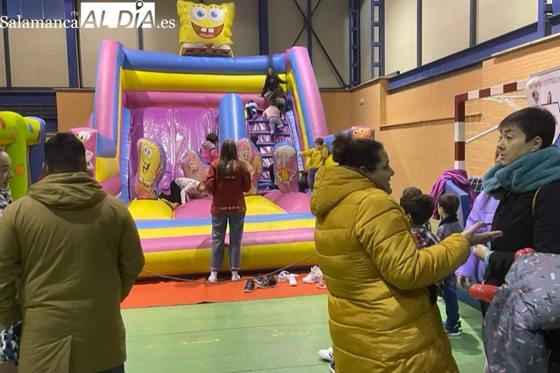La AMPA del colegio Severiano Montero celebraba su fiesta de Navidad