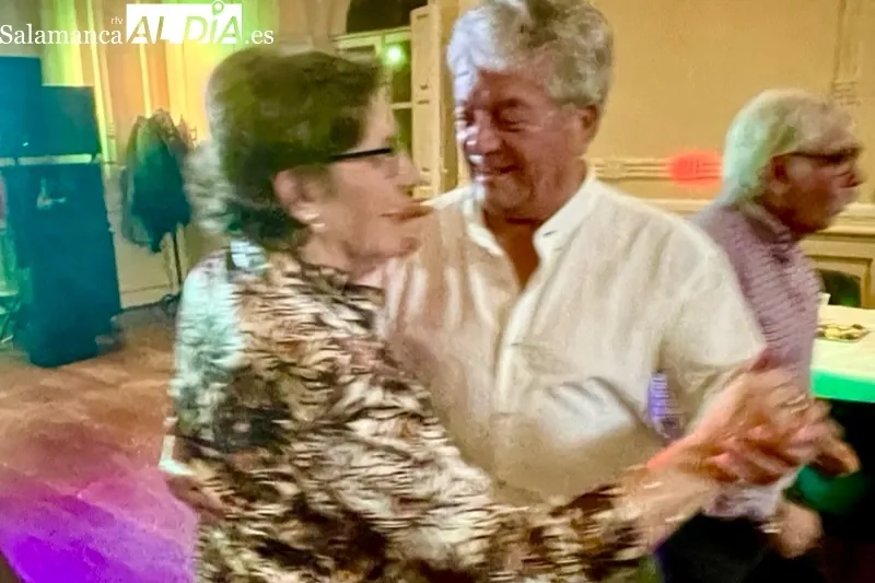 El Centro Social acogía la fiesta navideña con los mayores