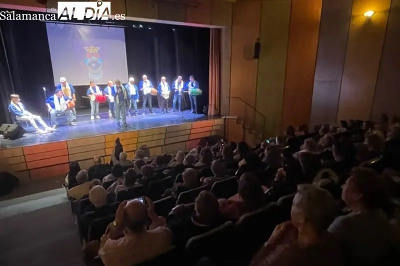 La Comparsa Peñarandina ofrecía su concierto de de Navidad en el Teatro del CDS 