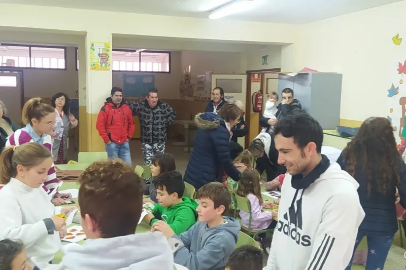 La Fiesta de la Castaña se vivía en el CEO Miguel Delibes de Macotera