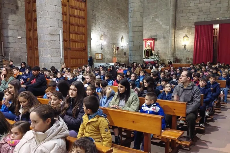 El Colegio La Encarnación celebraba su eucaristía de Navidad