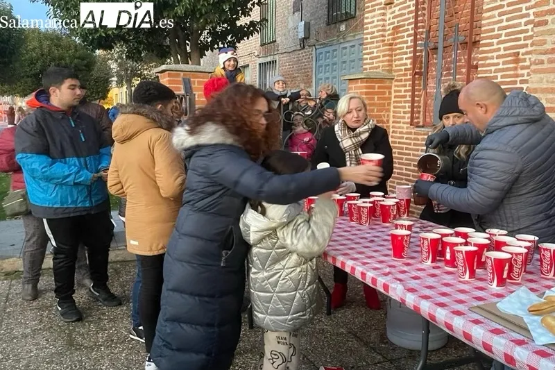 La II Chocolatada solidaria de la Cofradía del Humilladero contaba con cientos de asistentes