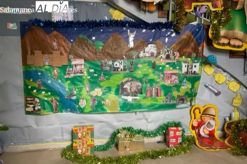 El Belen del Colegio Miguel de Unamuno de ha personalizado con las caras de profesores y trabajadores