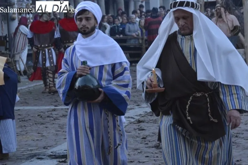 Foto 7 - Vuelve multitudinario el gran Bel&eacute;n Viviente en Santiago de la Puebla
