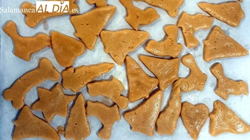 Los niños elaboraron galletas, con ayuda de varios adultos