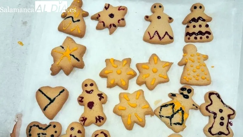 Los niños elaboraron galletas, con ayuda de varios adultos