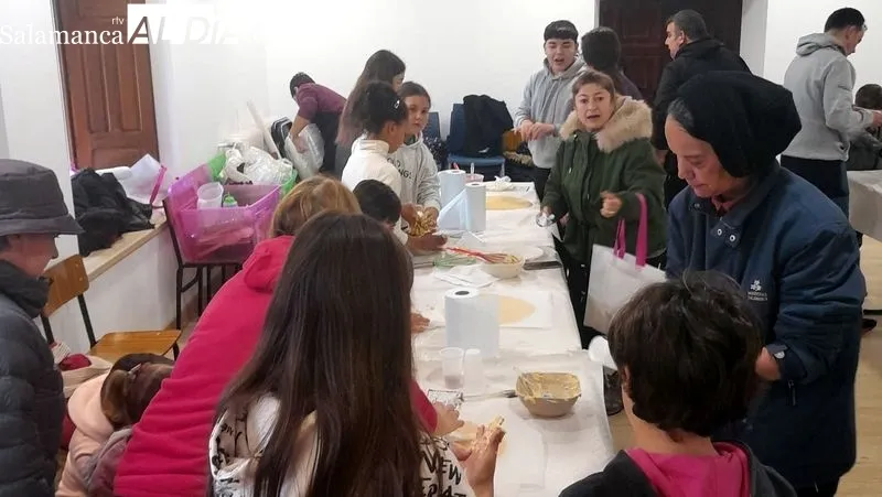 Los niños elaboraron galletas, con ayuda de varios adultos