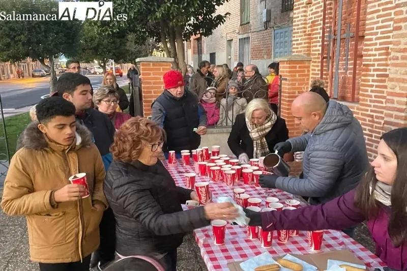 La II Chocolatada solidaria de la Cofradía del Humilladero contaba con cientos de asistentes