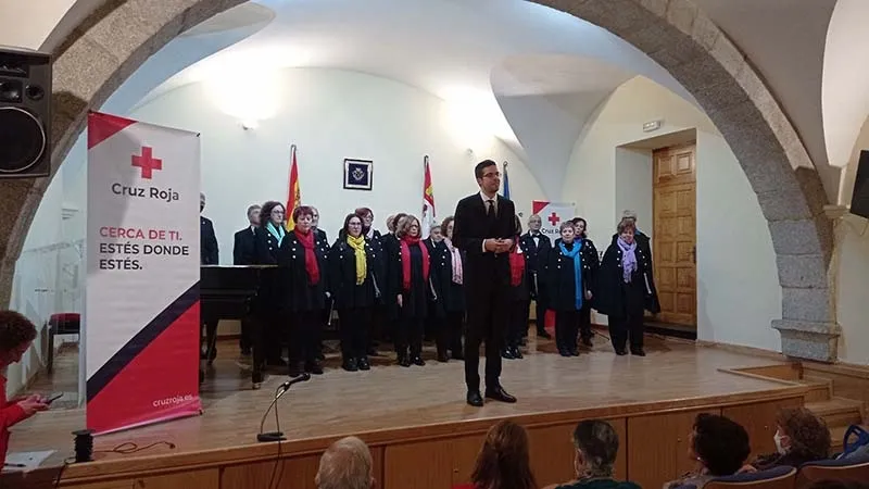 Foto 3 - M&uacute;sica coral, villancicos y poes&iacute;a: As&iacute; cierra 2022 Cruz Roja en B&eacute;jar 