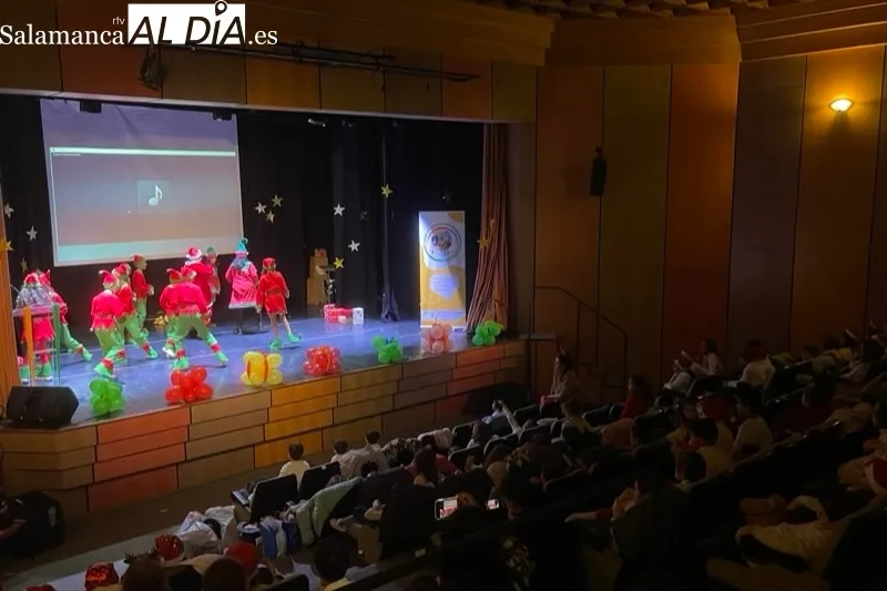 El Teatro del CDS acogía el festival navideño del Colegio Severiano Montero